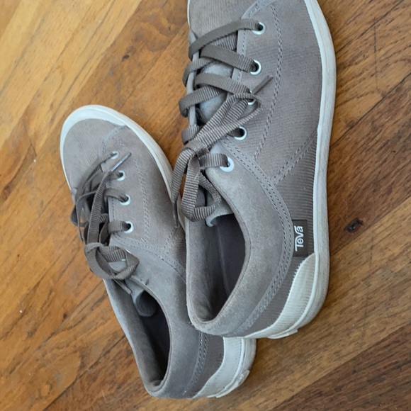 Teva Brown Sneakers - Picture 2 of 3